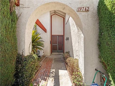 19742 Fernwood Plaza, Yorba Linda, CA